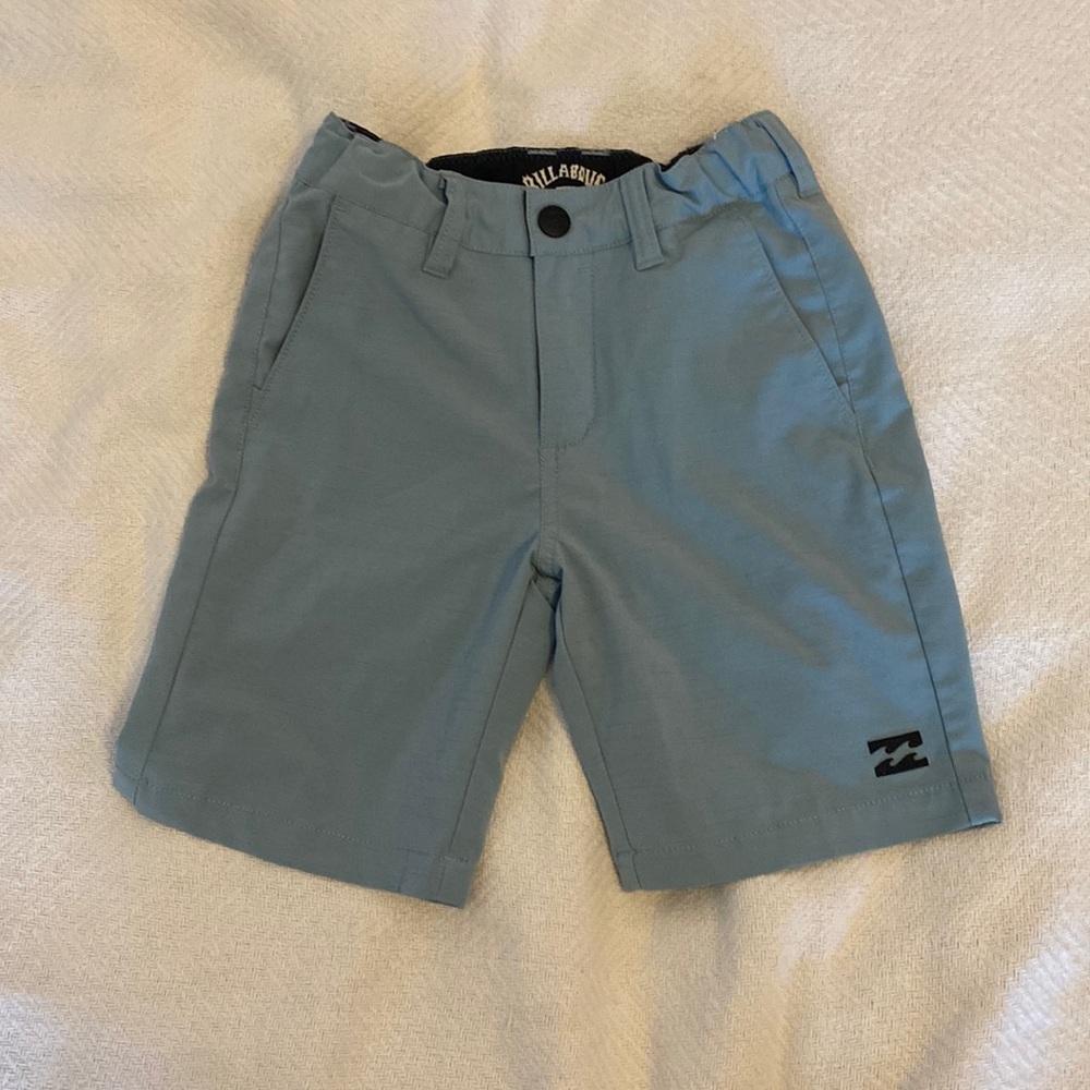 Boys billabong board shorts